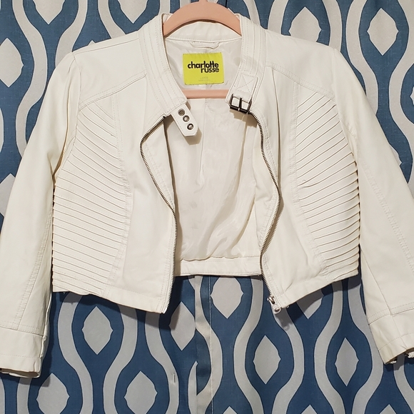Charlotte Russe cropped jacket - Picture 14 of 14